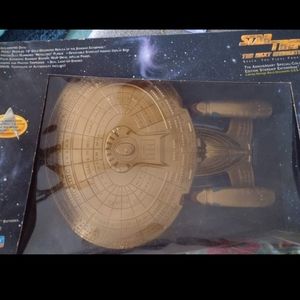 Star Trek TNG 7th Anniversary GOLD USS Enterprise Playmates 1995 Complete Rare